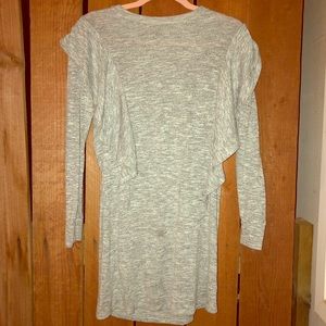 A long sleeve Gray dress